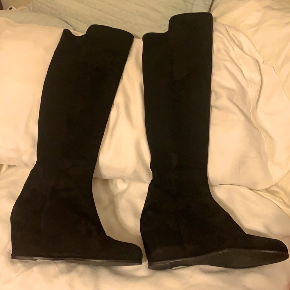 Women’s black boot